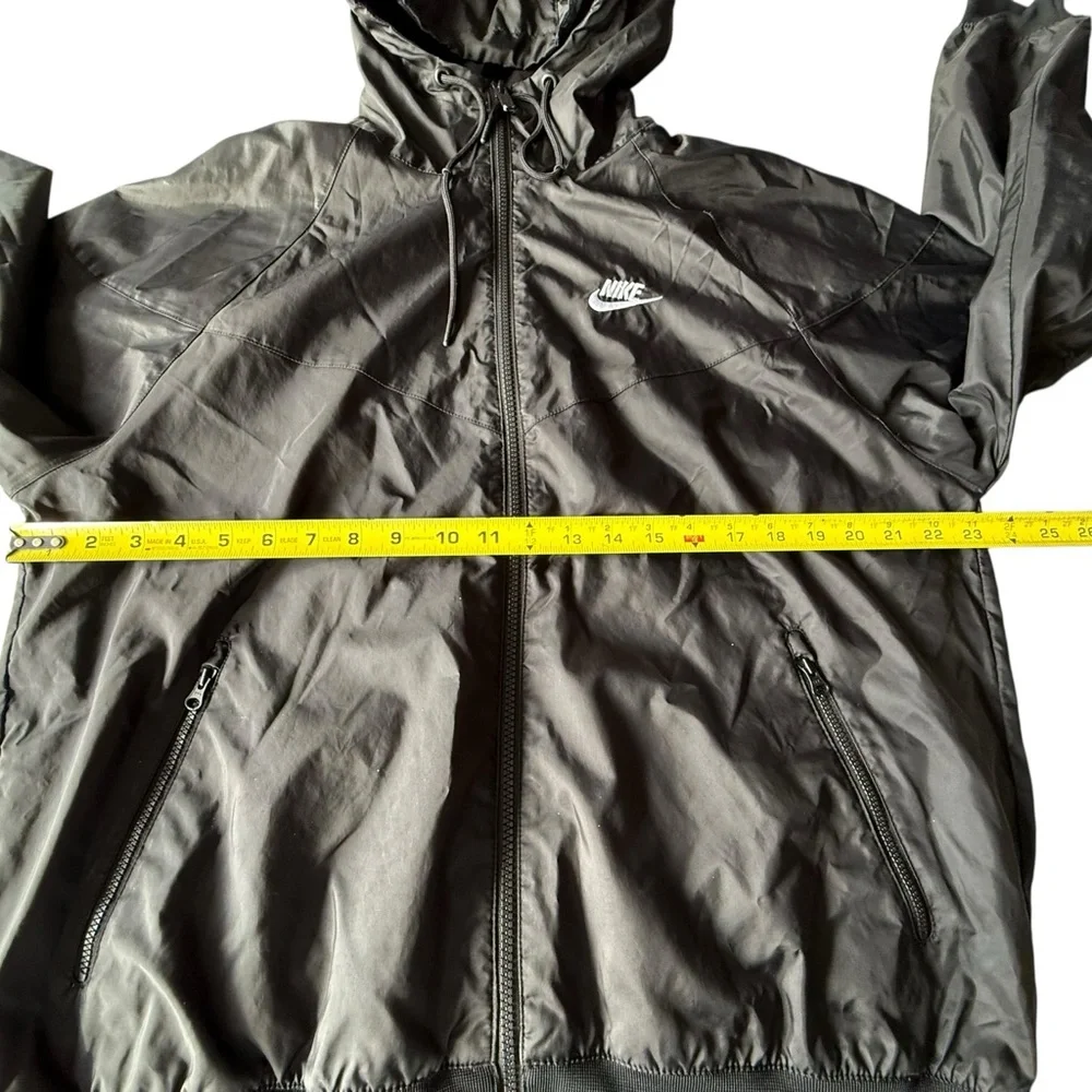 Nike Sportswear WindRunner Hooded Jacket, Men’s Small